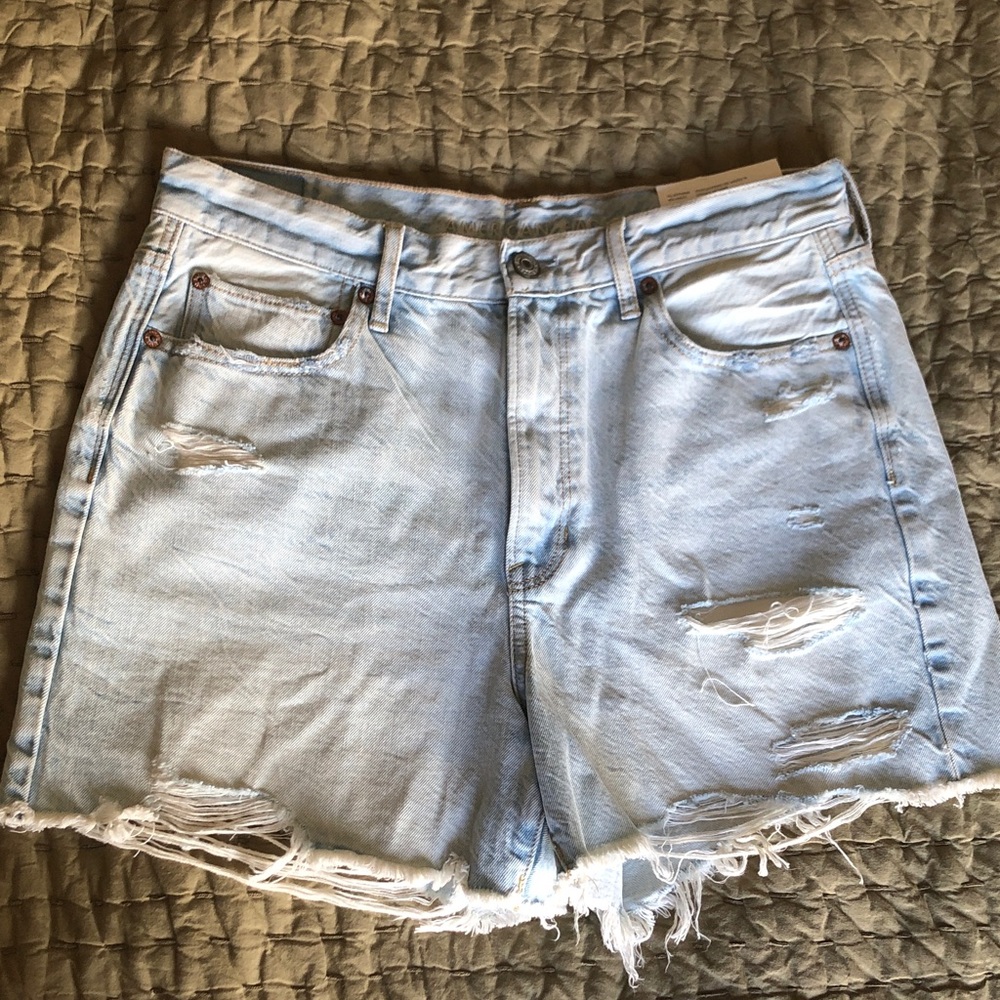American Eagle 90’s Boyfriend Distressed Shorts